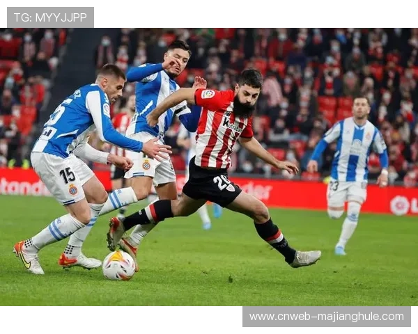 毕尔巴鄂竞技主场强势，纳瓦罗冲击射手榜