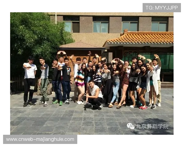 朗斯更衣室庆祝七连胜,队长泪洒现场感言团队信念 朗斯更衣室庆祝七连胜,队长泪洒现场感言团队信念