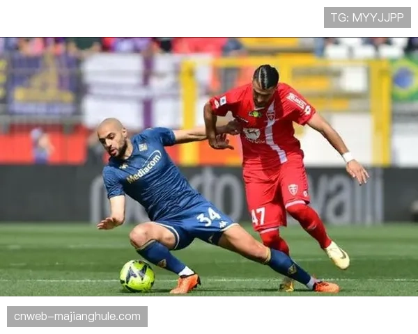 特写：绝杀后，蒙扎老将佩西纳冲向客队看台与家人庆祝